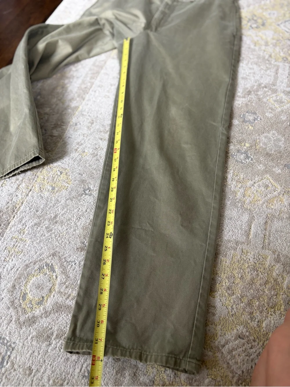 Banana Republic Vintage Safari and Travel Clothing Company Chino pants 34x32